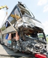 德累斯顿发生严重车祸 两辆旅游大巴相撞 9人死亡